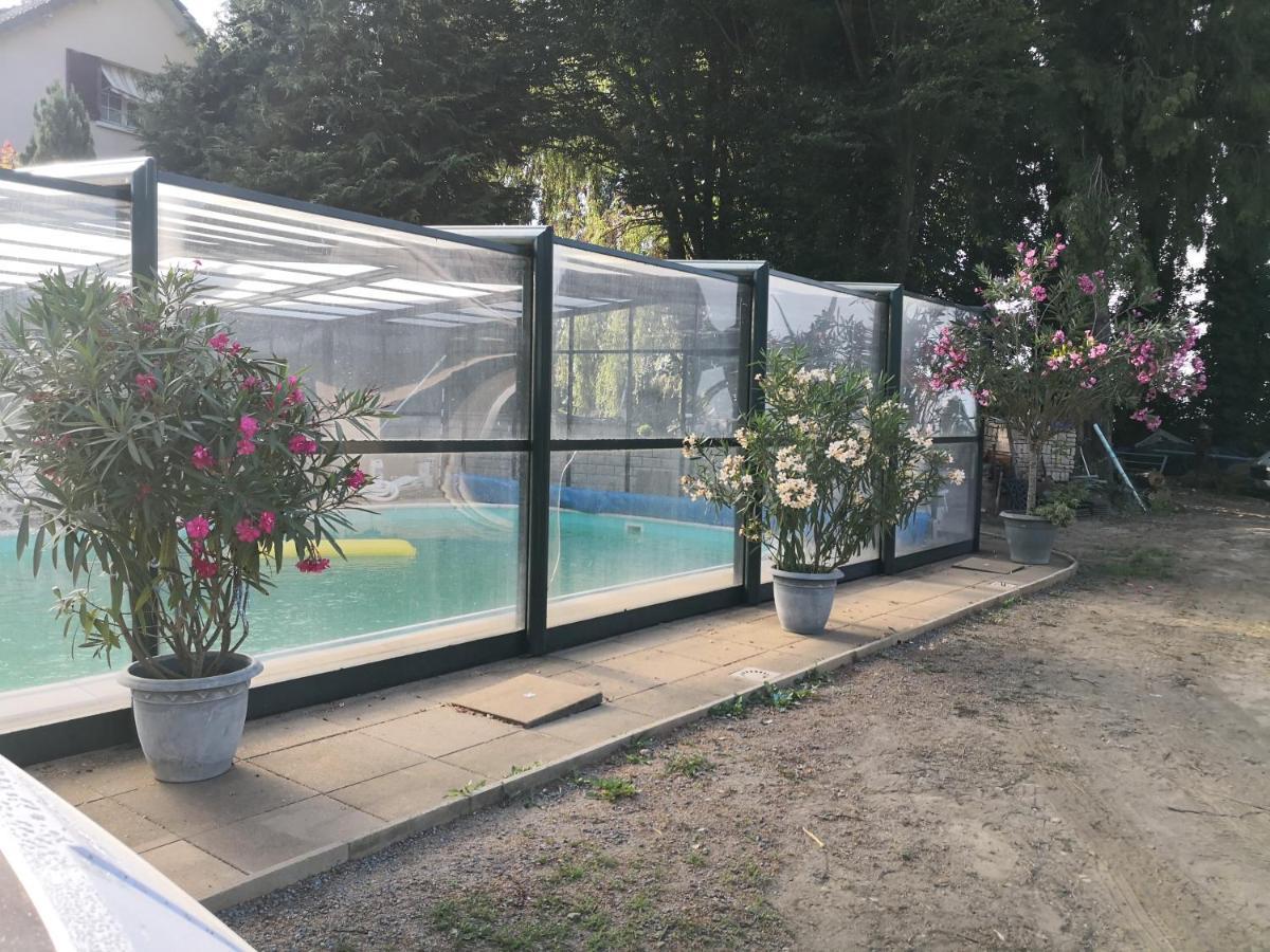לינה וארוחת בוקר Secondigny Au Jardin Fleuri מראה חיצוני תמונה